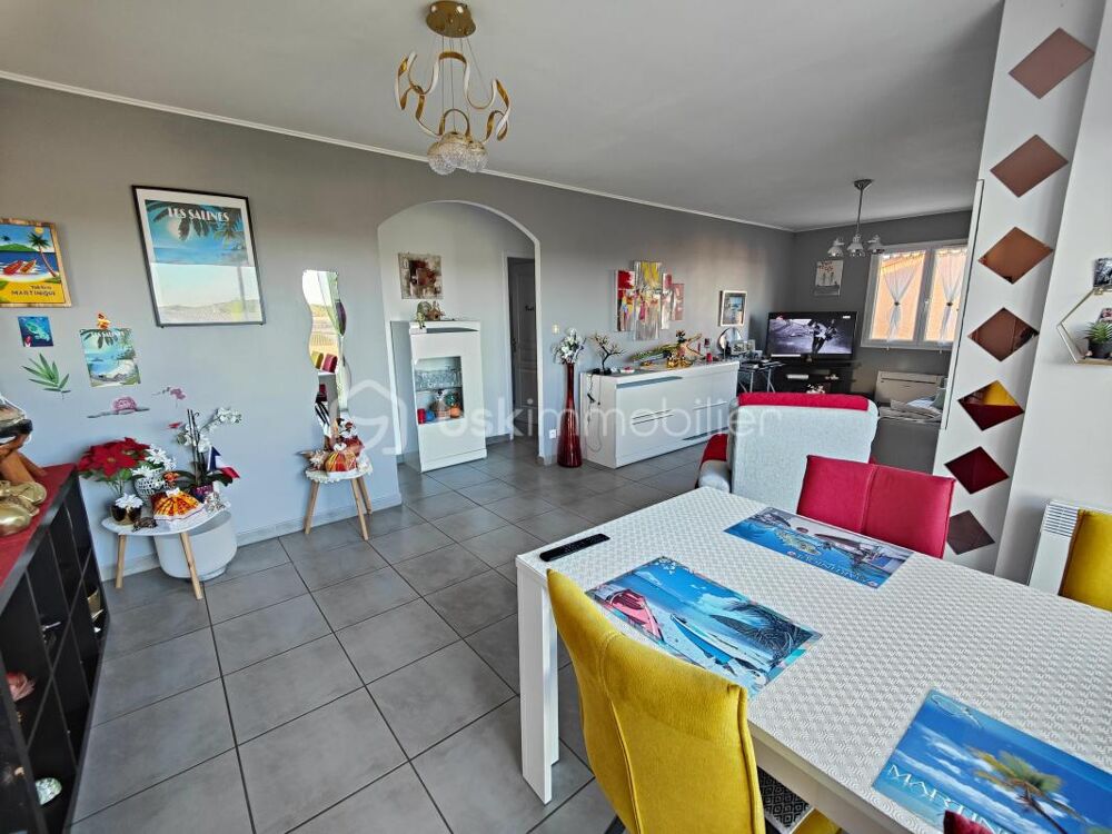 MONTREDON DES CORBIÈRES  Maison de PLAIN PIED de 90 m² sur 580m² de parcelle avec très belle vue  4 faces - GRANDE PIÈCE A VI