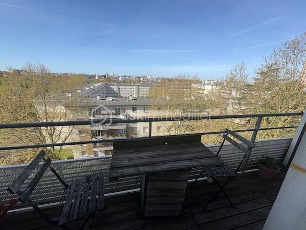 Appartement 3 pièces avec balcon, place de parking et cave, proche RER A Champs-sur-Marne et du futur Métro 15 et 16 du Grand Pa