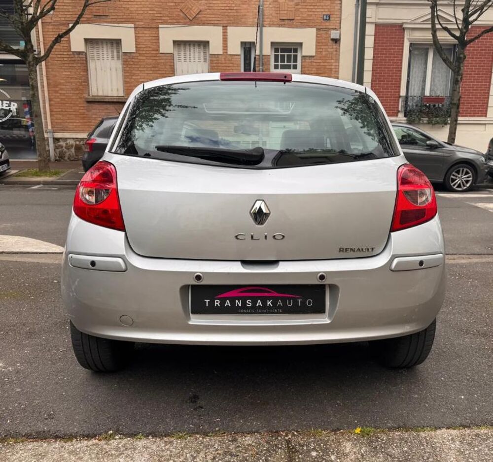 Clio III 1.6 16V 110 Luxe Dynamique A 2006 occasion 94100 Saint Maur Des Fossees