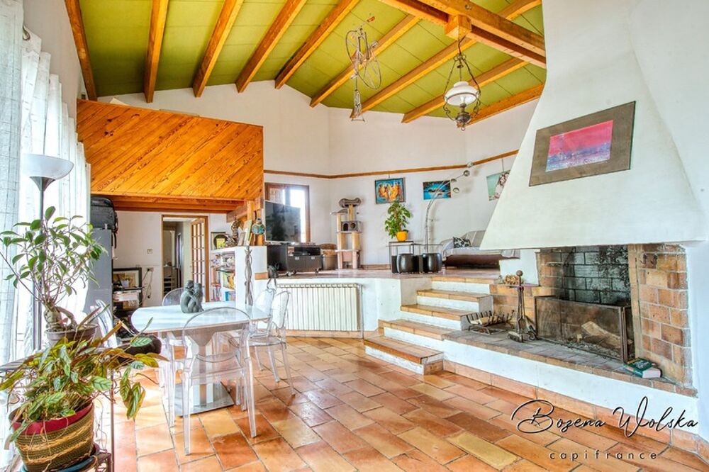 Maison T7 à vendre VITROLLES village avec piscine