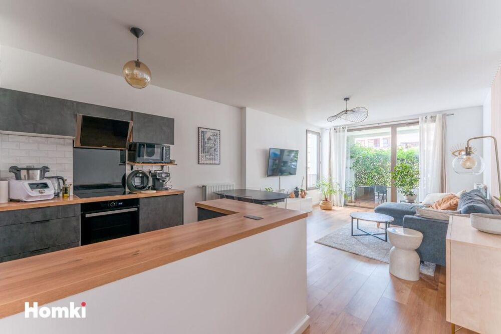Nantes - Quartier Saint Donatien / Caserne Mellinet - T3 de standing 66,80 m² avec deux loggias et double parking  Résidence ré