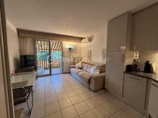 Vente Appartement À VENDRE – Charmant studio climatisé avec balcon, piscine chauffée dans la résidence et parking privatif Saint tropez