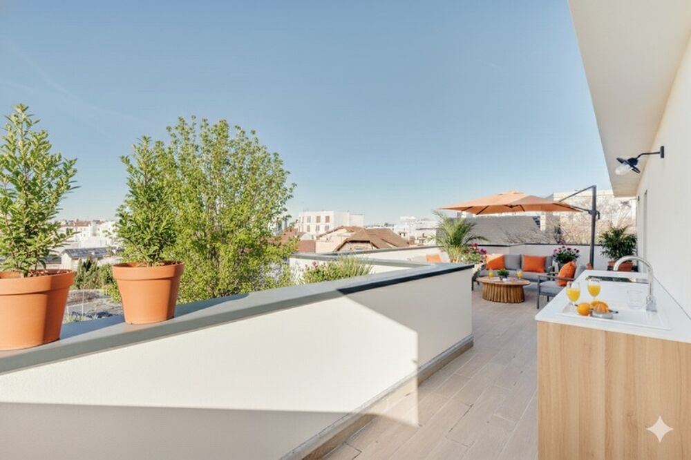 Vente Villa MAISON D'ARCHITECTE 220 M2 - 5 CHAMBRES - LUMINEUSE - TERRASSE PANORAMIQUE 40 M2 – JARDIN 310 m2 - GARAGE Nanterre