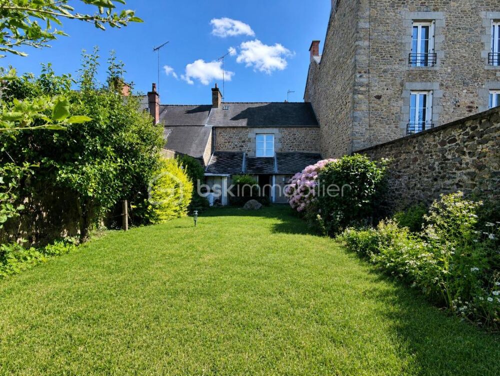 Petite Maison mitoyenne de 69 m2 en coeur de ville avec Jardin ''Quartier Cinéma''