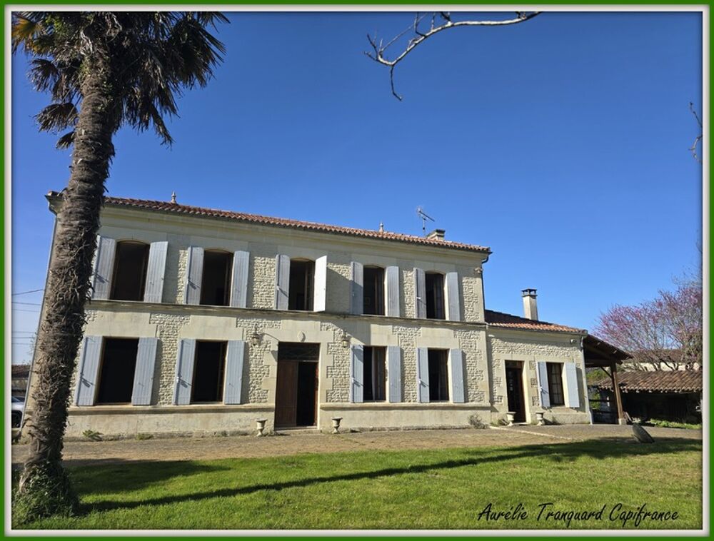 Maison BOURGEOISE à vendre 6 pièces + DEPENDANCES, à FONTENET (17400) composée de 4 chambres, bordée d'un petit ruisseau et 630