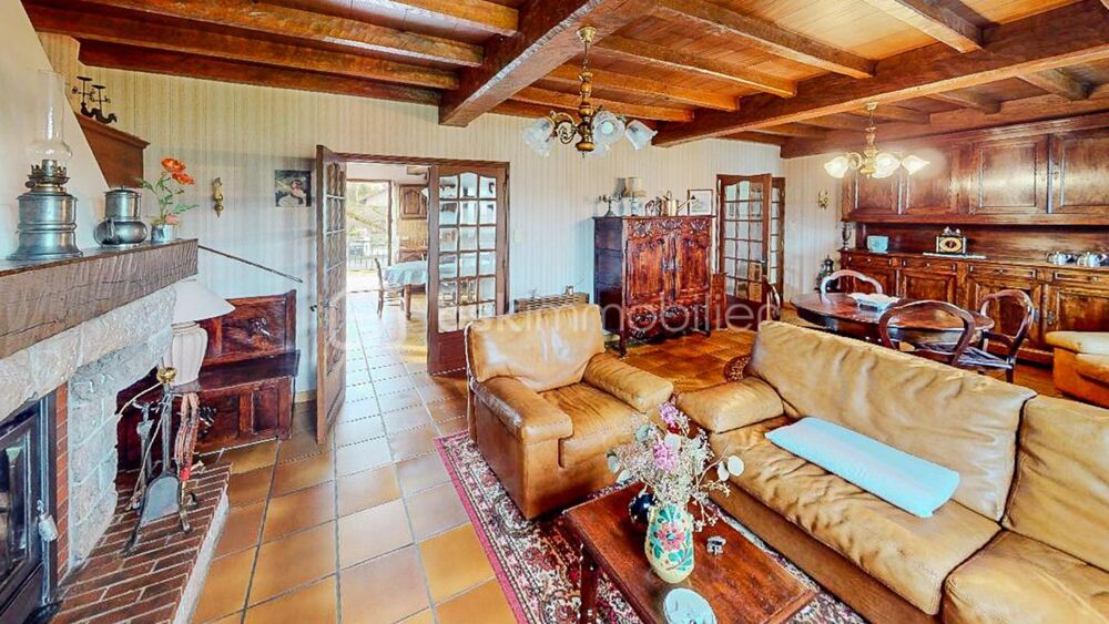 Maison familiale sur 3 niveaux avec sous-sol total sur une parcelle de 948m²