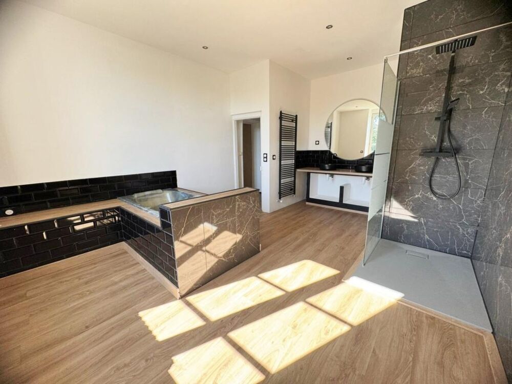 Vente Maison ? Maison de caractère – 6 chambres – Dépendance – Terrain arboré de 1 400 m² Chassille