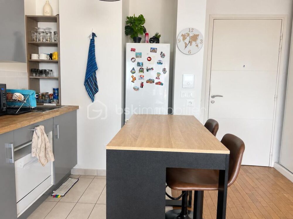 Vente Appartement Appartement de 45 m² avec parking en sous-sol / Dernier étage avec vue panoramique Villejuif