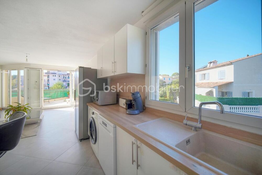 Appartement familial 4 pièces avec terrasse, garage et cave  Secteur Cannes Gourguette
