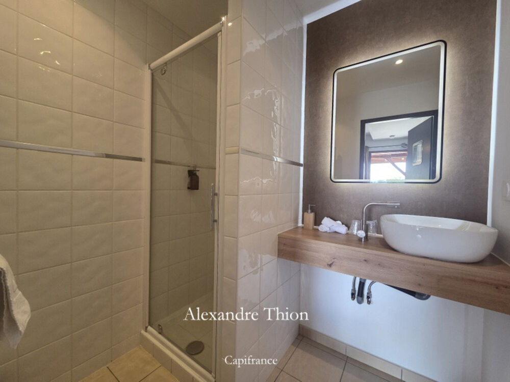 à vendre  Propriété/château Pérouges (01800)