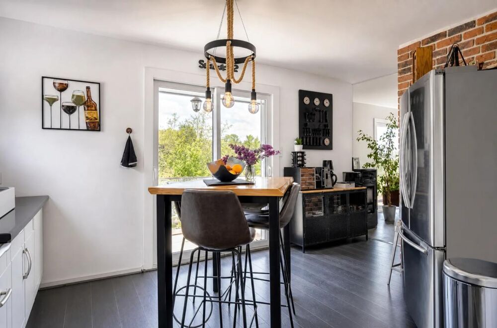 Maison de 8 pièces de 140 m² située à Four
