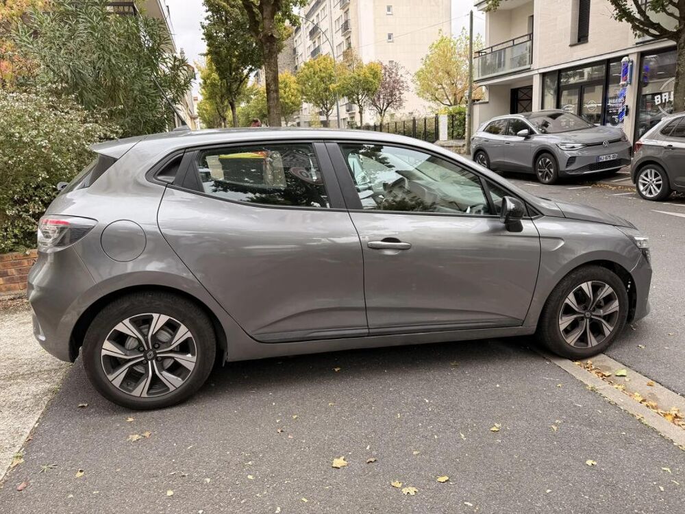 Clio V E-TECH FULL HYBRID 145 EVOLUTION RENAULT 2024 occasion 94100 Saint Maur Des Fossees