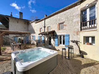  Maison à vendre 13 pièces 472 m²