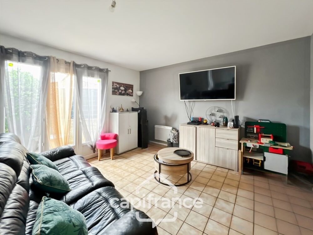 Maison de 3 chambres avec joli extérieur, proche des commodités à Espalais