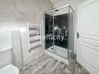  Immeuble à vendre 8 pièces 185 m²