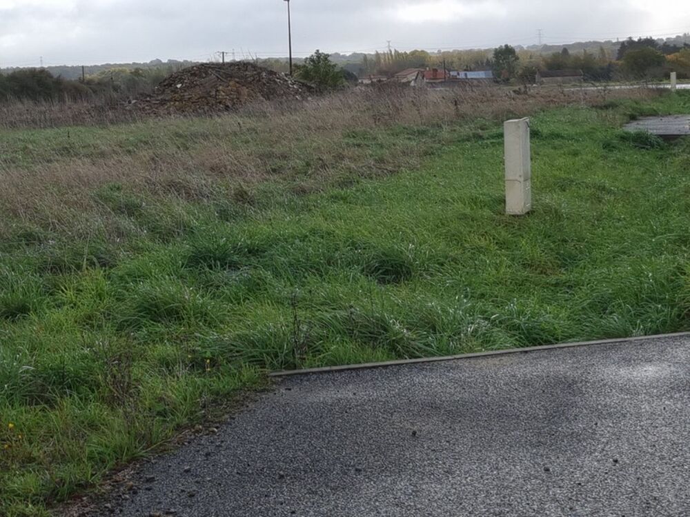 Vente Terrain TERRAIN Constructible ZA - 6 337m² - 86410 - VERRIERES Verrieres