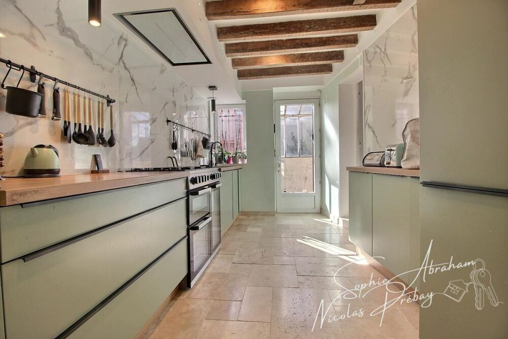 BELLE MAISON FAMILIALE EN PIERRE RÉNOVÉE, AUX VOLUMES GÉNÉREUX
