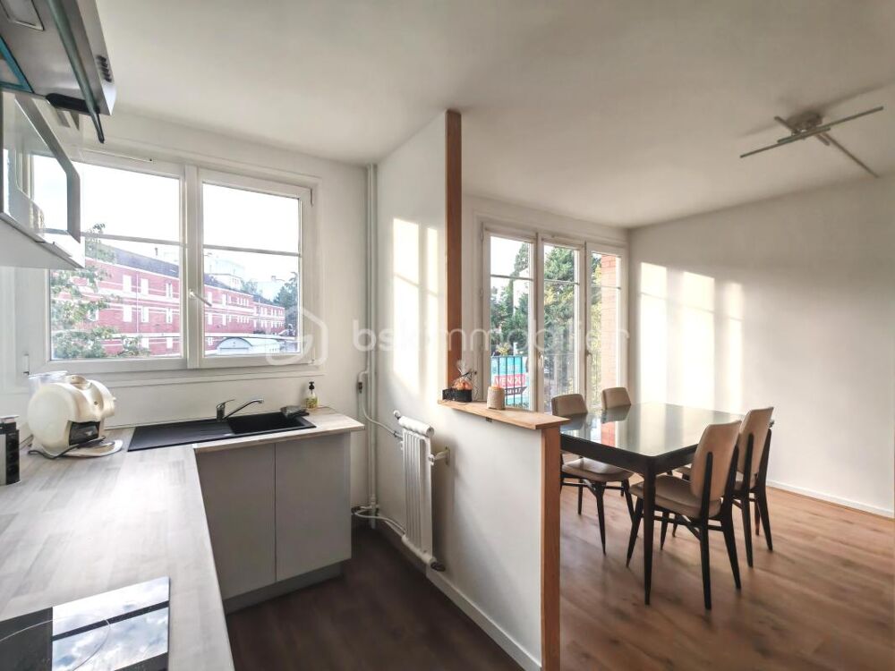 Vente Appartement Superbe 3 pièces entièrement rénové avec balcon, ascenseur et vue dégagée Paris 20