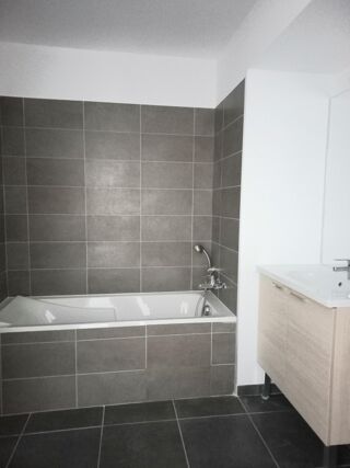  Appartement à louer 3 pièces 65 m²