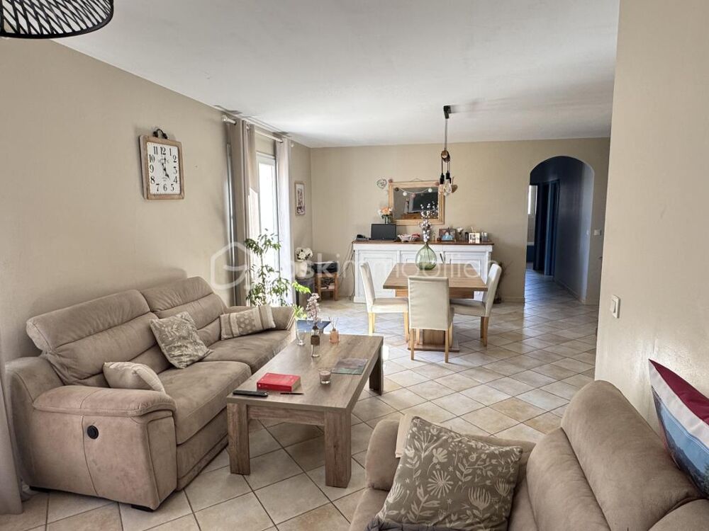 À 3 MINUTES DE LÉZIGNAN-CORBIÈRES - VILLA PLAIN-PIED 105 M² - PISCINE - 966 M² DE TERRAIN - GARAGE - PANNEAUX PHOTOVOLTAÏQUES