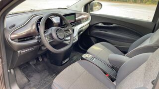 500 III 118 42kWh Icone - Automatique 2021 occasion 83600 Frejus