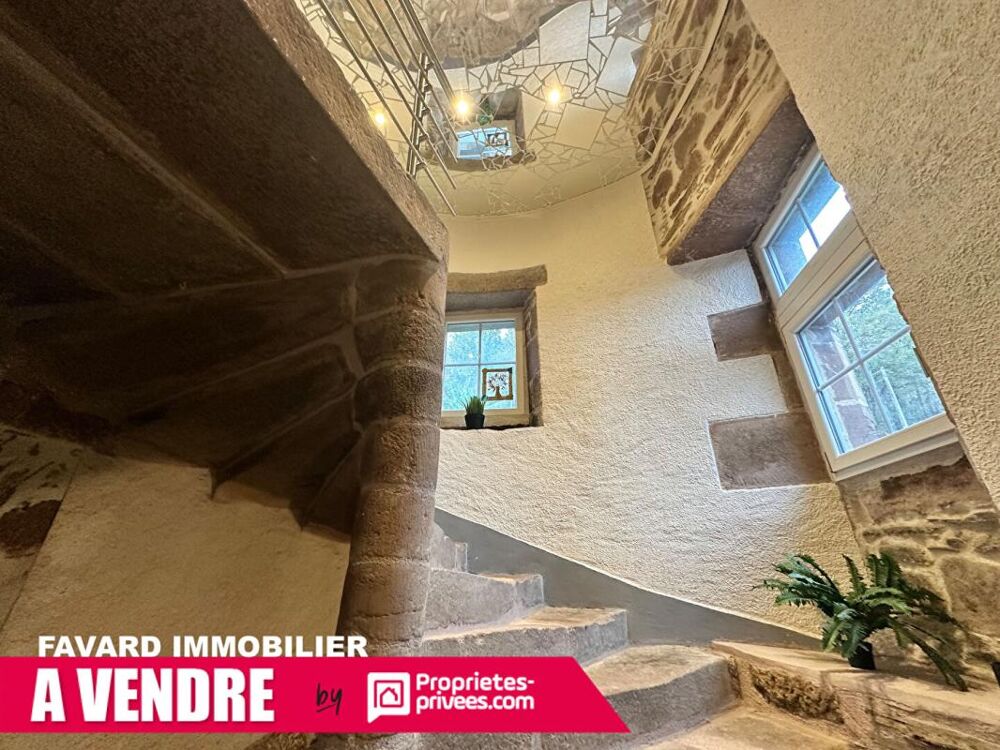 Maison de caractère avec tour, piscine et vue sur le viaduc