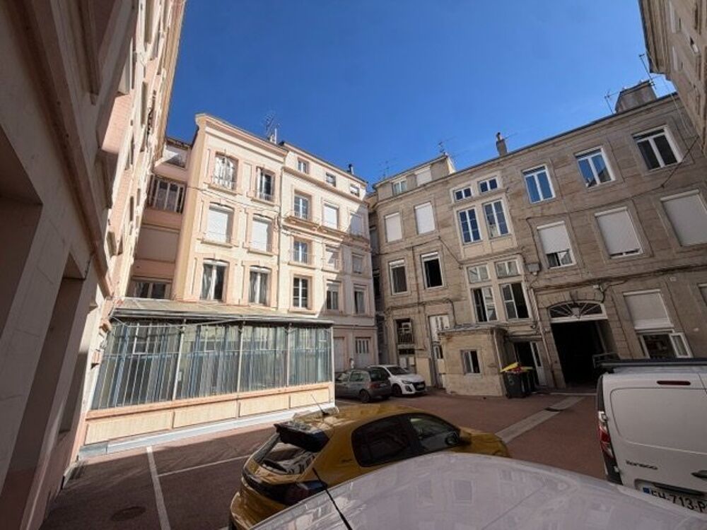 SAINT-ÉTIENNE  PLACE JEAN-JAURÈS  STUDIO MEUBLÉ  IDÉAL INVESTISSEUR