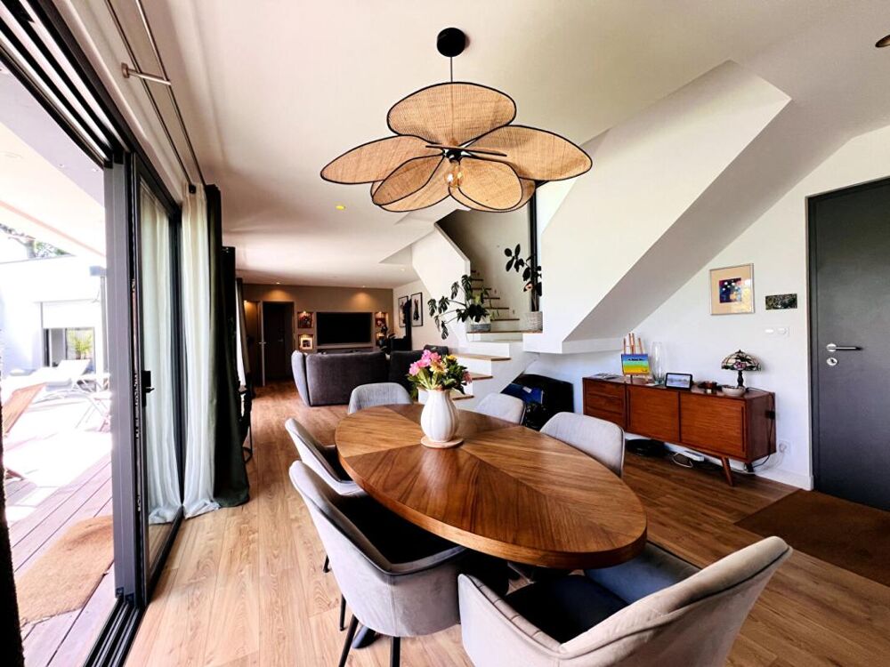 BELLE CONTEMPORAINE 194m 2 . 5 SUITES PARENTALES