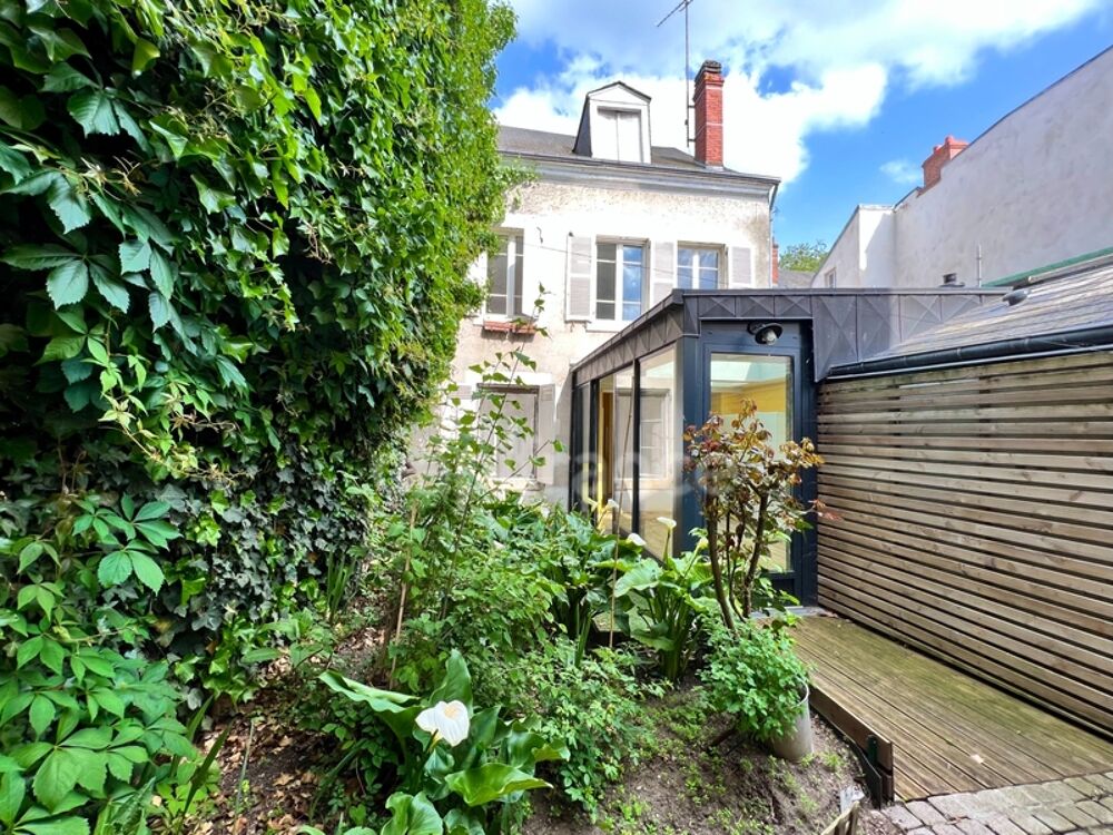 ORLEANS CENTRE VILLE et Bords de Loire à vendre belle MAISON DE VILLE double réception, 5 chambres, terrasse bois sur jardinet a