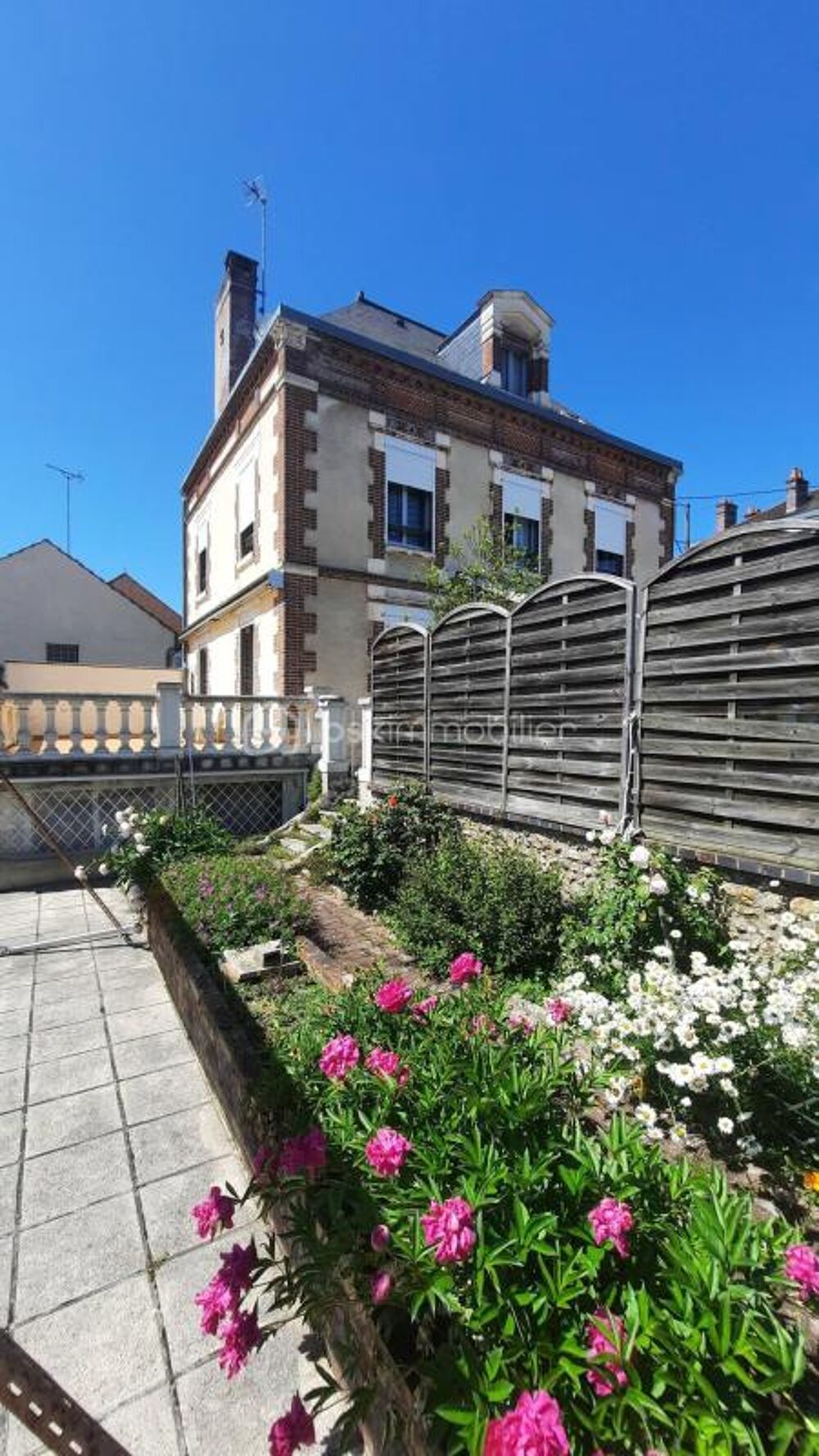 JOIGNY, CENTRE