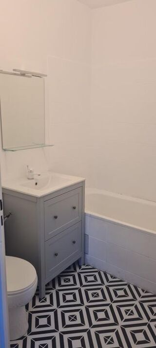  Appartement à louer 2 pièces 32 m²