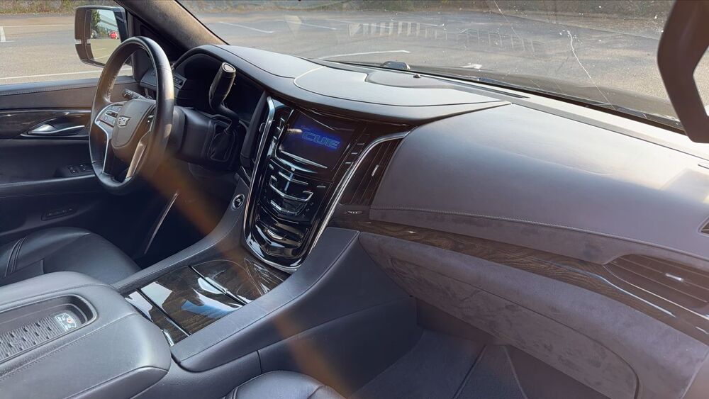 Escalade 6.2 V8 426 BVA8 Platinum Edition - Automatique Toit ouvrant 2017 occasion 11000 Carcassonne