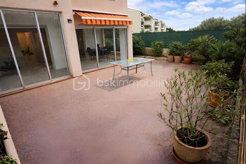   � VENDRE � RARE SUR LE SECTEUR � GRAND T3 64 m� AVEC V�RANDA, JARDIN PRIVATIF 170 m�, CAVE & PARKING � PLAGE SAINTE-ASILE � 7 MI Appartement - 3 pi�ce(s) - 53 m�