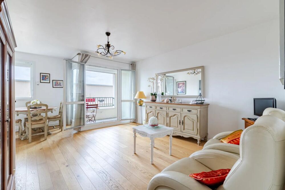 Appartement de 4 pièces de 78 m² Montmorency plein centre avec double Box