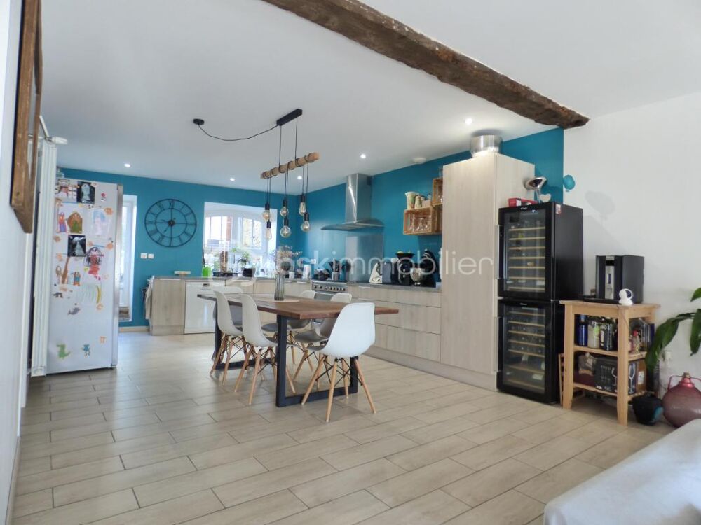 Vente Maison Maison de ville de type 4 de 141 m2 avec cour Grans