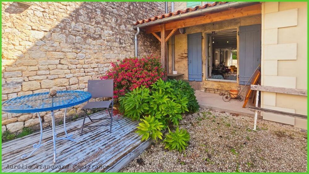 Maison de caractère à vendre 4 pièces VARAIZE (17) AVEC DEPENDANCES, GRANGES