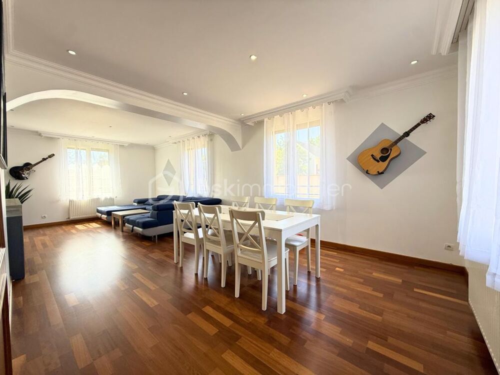 ? Élégante villa familiale de standing  210 m² de confort et de sérénité ?