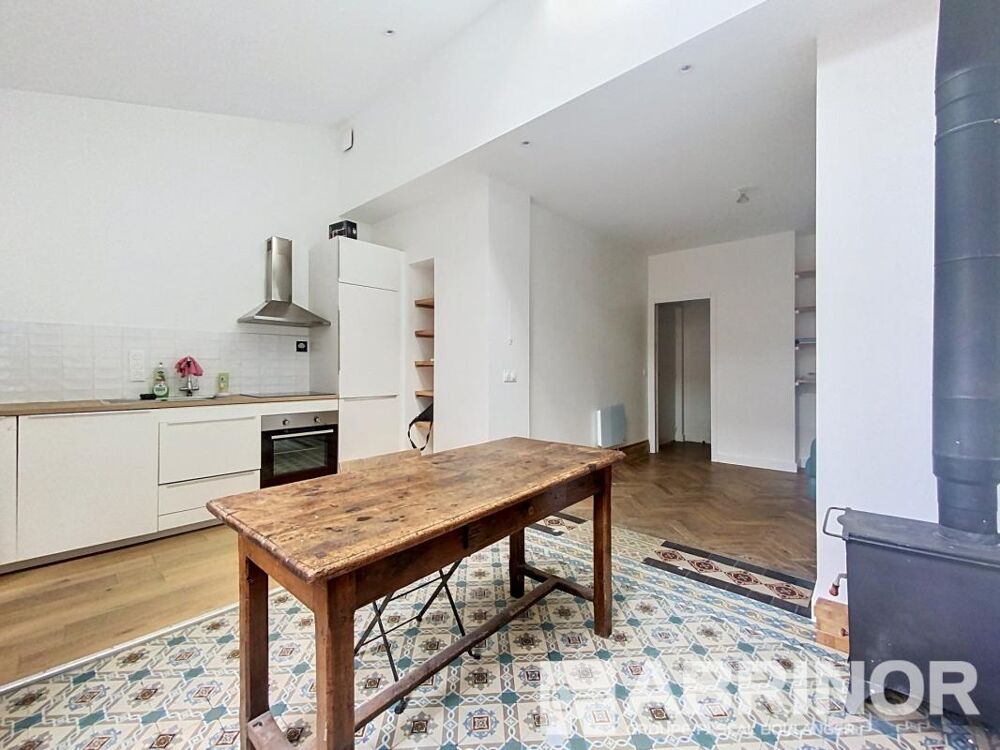 EXCLUSIVITÉ - LILLE Cormontaigne / Montebello, beau type 2 avec terrasse et garage