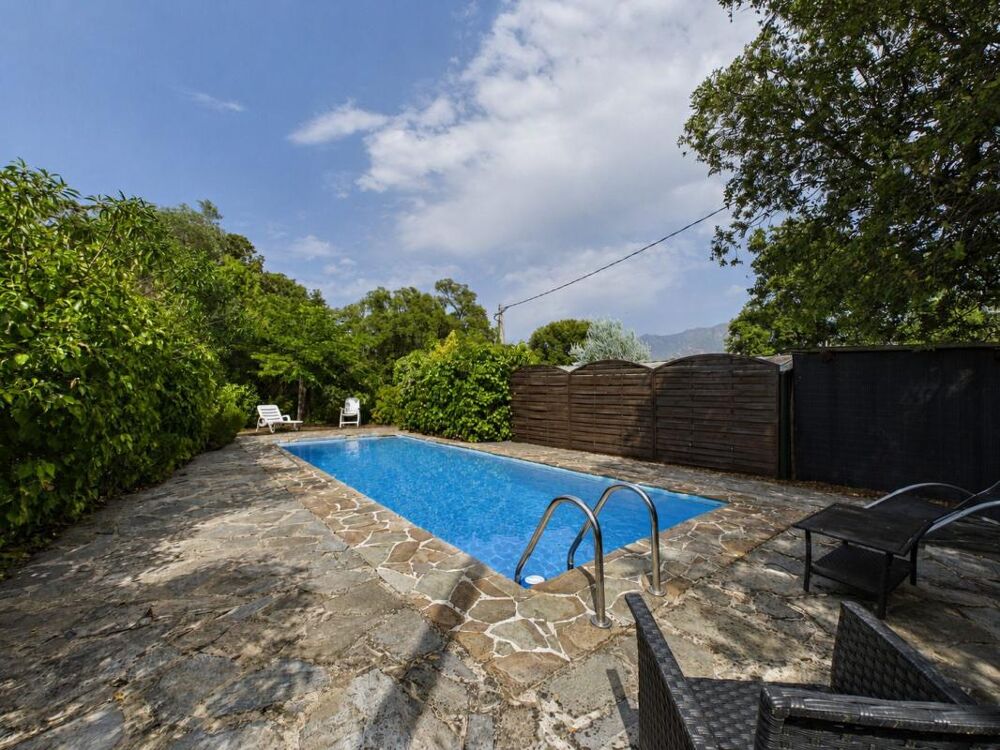 A VENDRE VILLA FAMILIALE DE 176 M² AVEC PISCINE PLAINE DE PERI