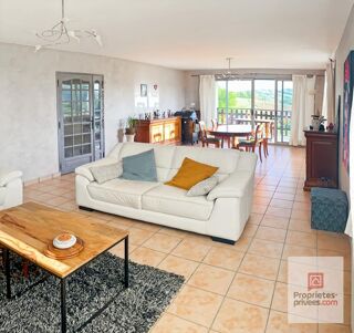  Maison  vendre 8 pices 230 m