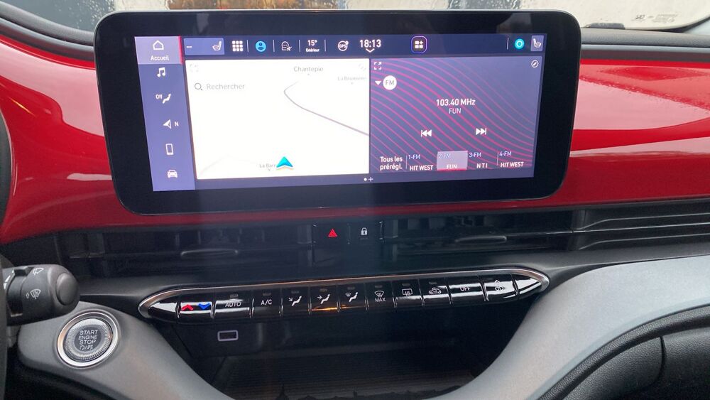 500 118 43 kWh Red - Automatique 2022 occasion 44310 Saint Lumine De Coutais