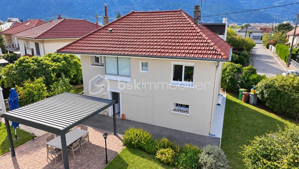 Maison individuelle avec fort potentiel  Terrain de 450 m²  Échirolles