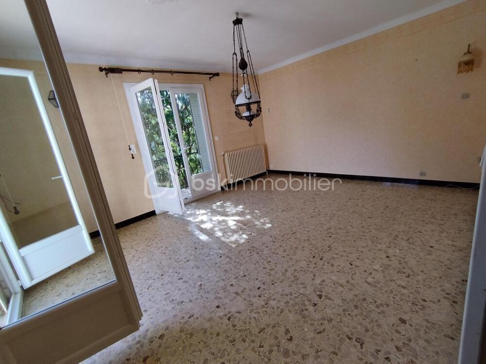 Grande maison sur 1600 m² de terrain