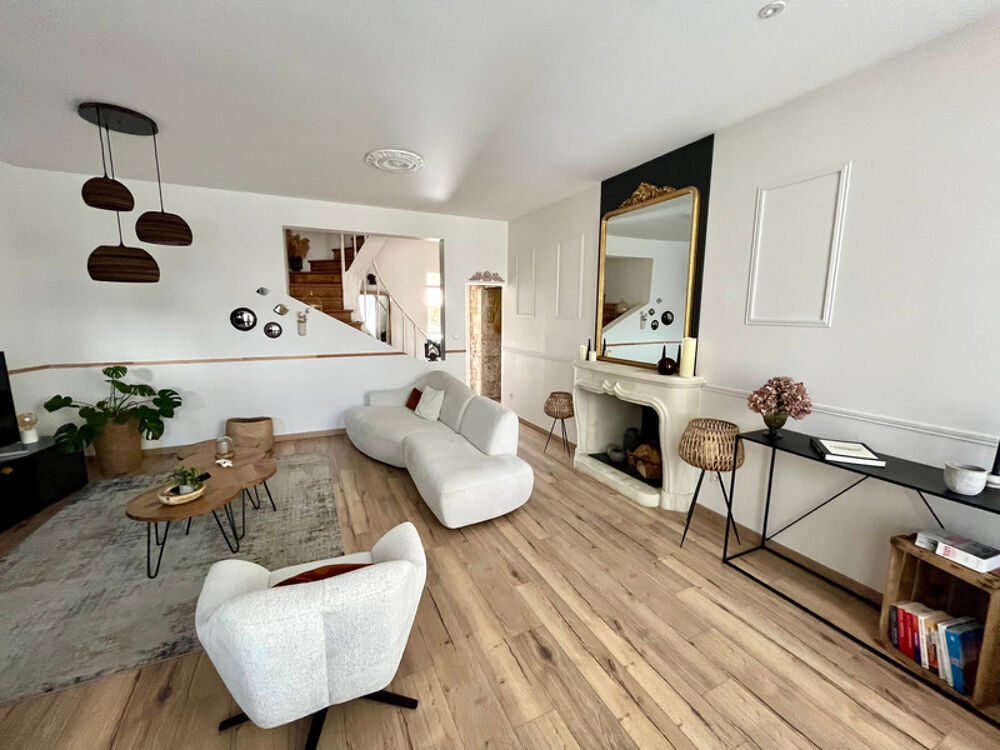 LUCON (85) COEUR DE VILLE MAISON DE CHARME ET DE CARACTERE AVEC PISCINE ET ANNEXE + 5 LOCATIFS OCCUPES