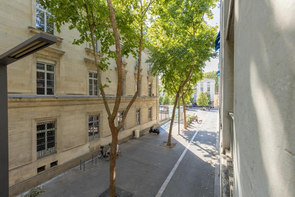 Appartement ensemble de bureaux 6 pièces de 152 m² à Avignon