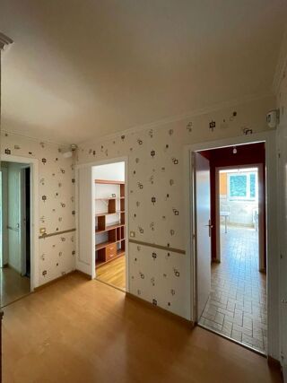  Appartement à louer 4 pièces 96 m²