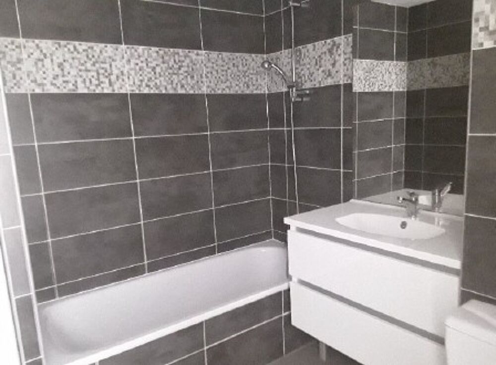Location Appartement T2 avec balcon et parking à Bormes-les-Mimosas Bormes les mimosas