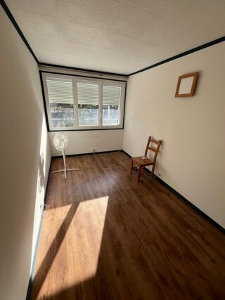  Appartement à louer 3 pièces 74 m²