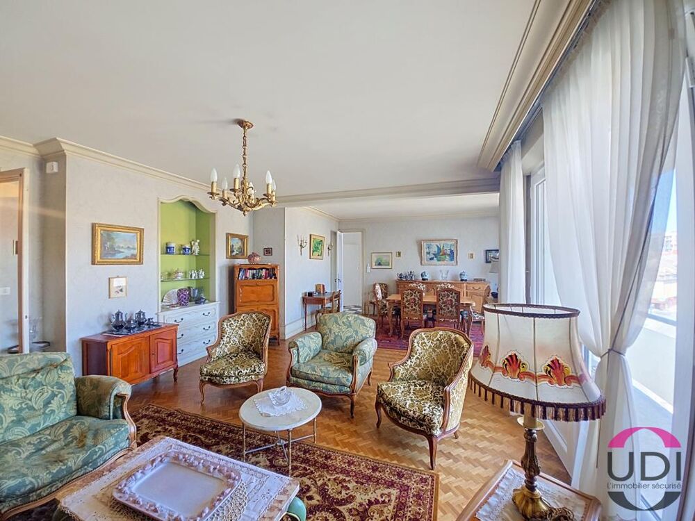 Appartement 3 chambres avec balcon, parking et ascenseur  Centre-ville Montluçon