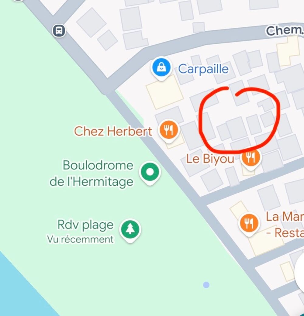 A louer charmante case meublée à 100 mètres du lagon de l'Hermitage